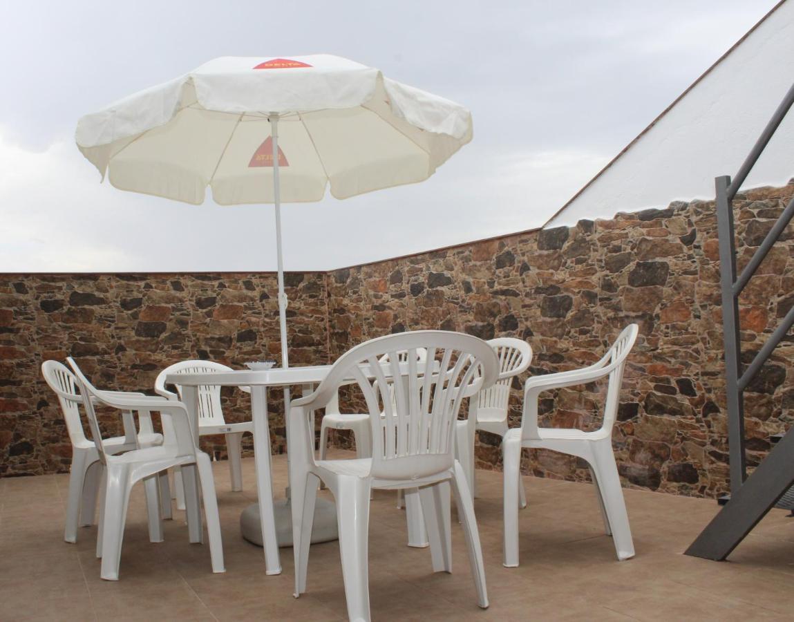 El Rincon De Matias Apartment Segura de León Екстериор снимка